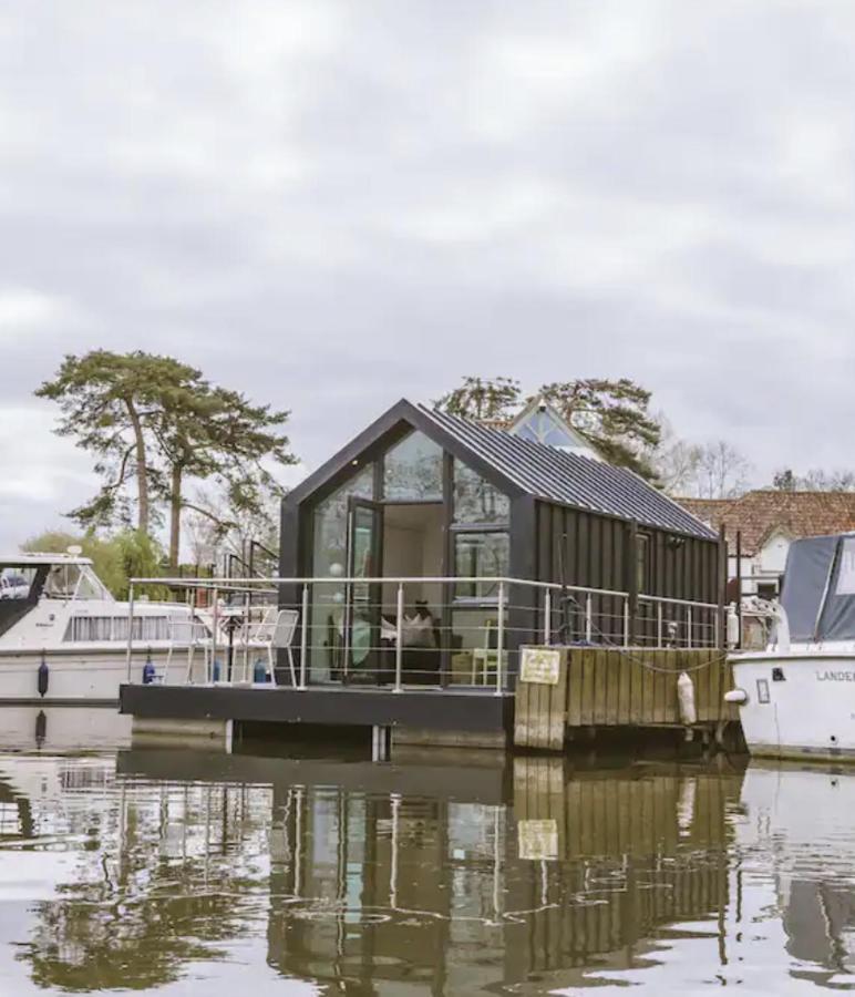 Water Cabin With Water Sports Equipment And Bikes, Bath Bristol Dış mekan fotoğraf