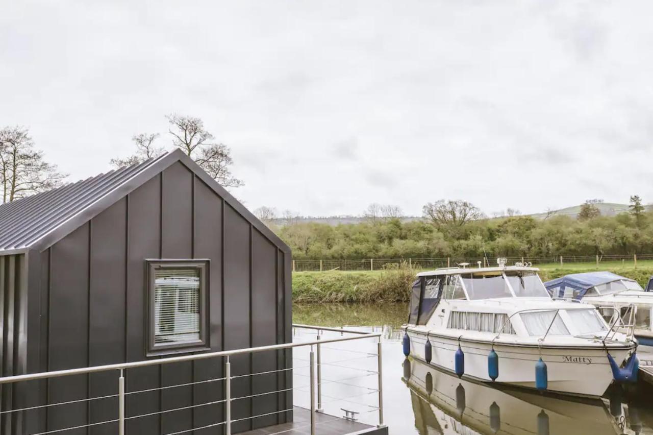 Water Cabin With Water Sports Equipment And Bikes, Bath Bristol Dış mekan fotoğraf