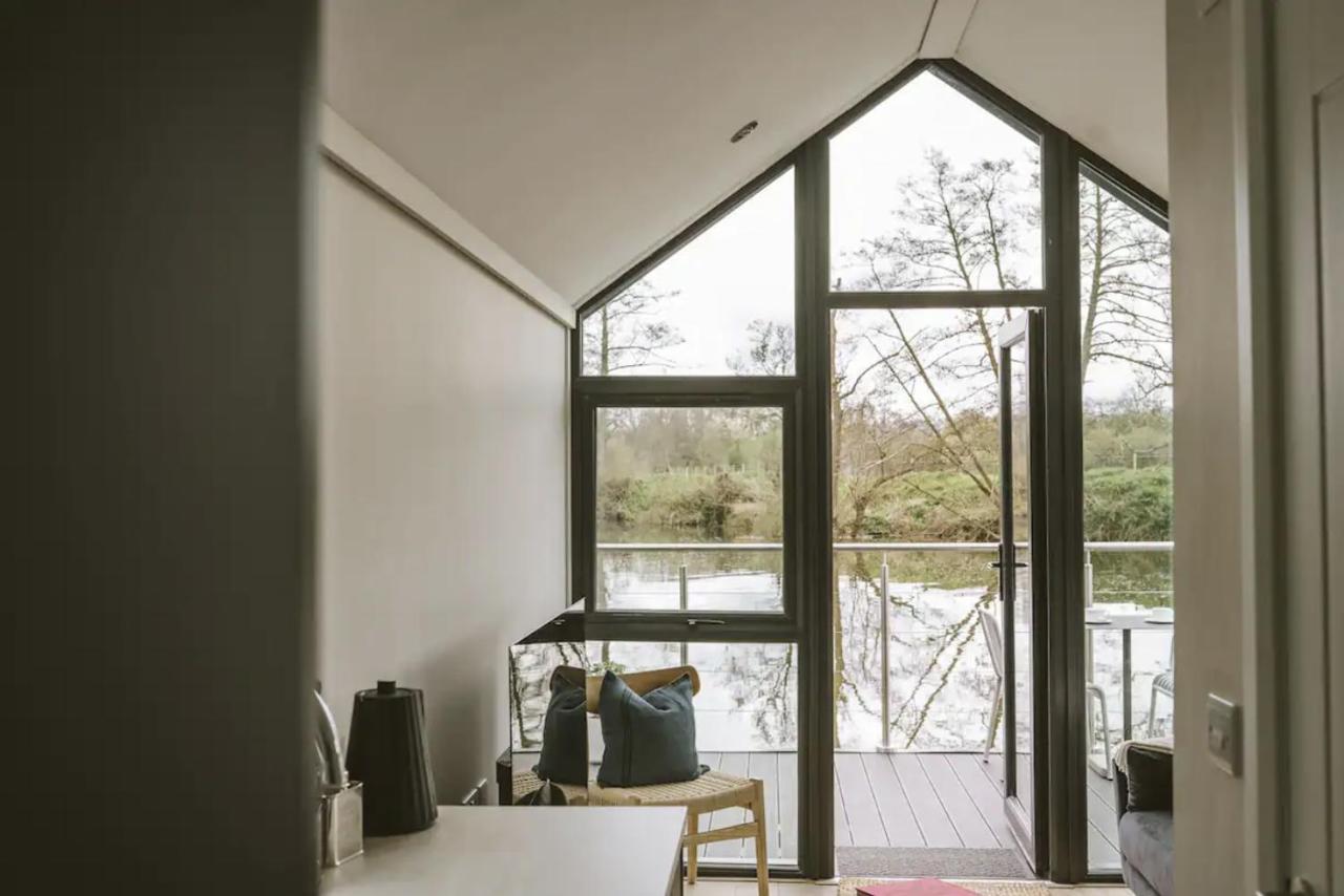 Water Cabin With Water Sports Equipment And Bikes, Bath Bristol Dış mekan fotoğraf